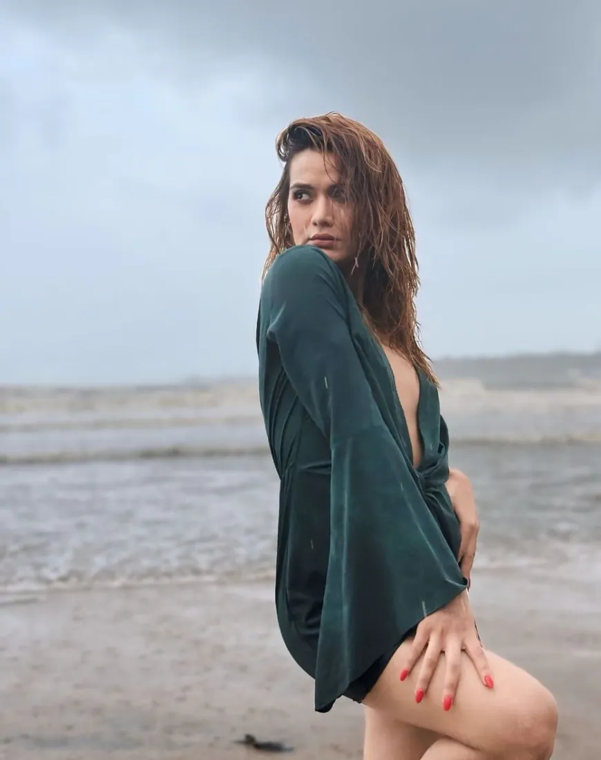 Actresses Cast Their Spell on Scenic Backdrops, Reigniting Our Love for the Monsoon